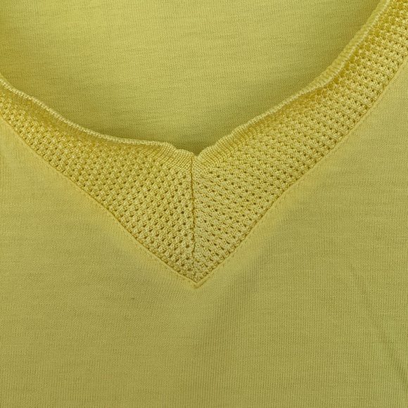 Banana Republic soft short sleeve v-neck top size XL - Picture 2 of 9